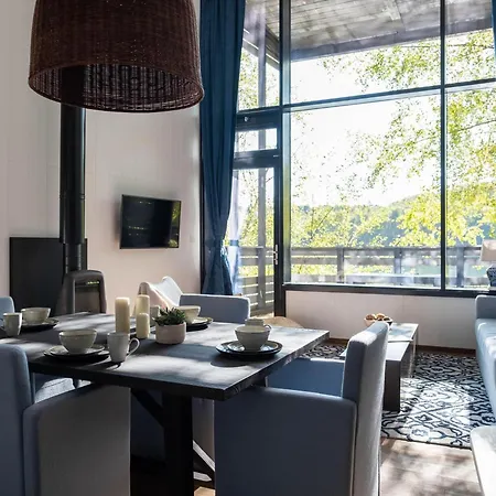 Sky Pad Lakeside Retreat *